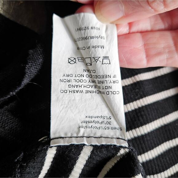 Weekend Suzanne Betro Black White Striped Exposed Seam V Neck Tunic Top Large - Picture 11 of 11